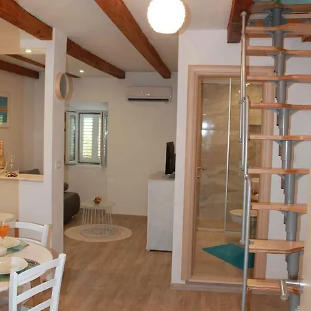 Platana Трстено