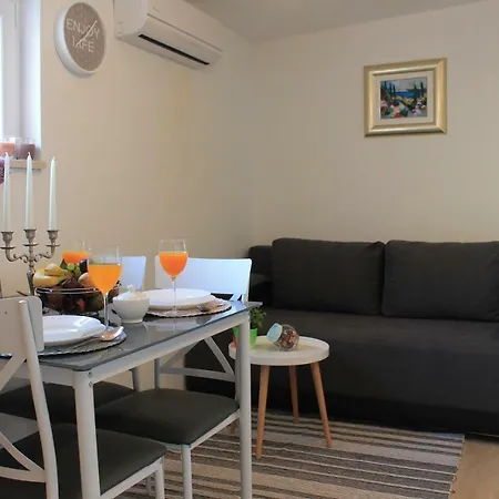 Апартаменты Platana Трстено